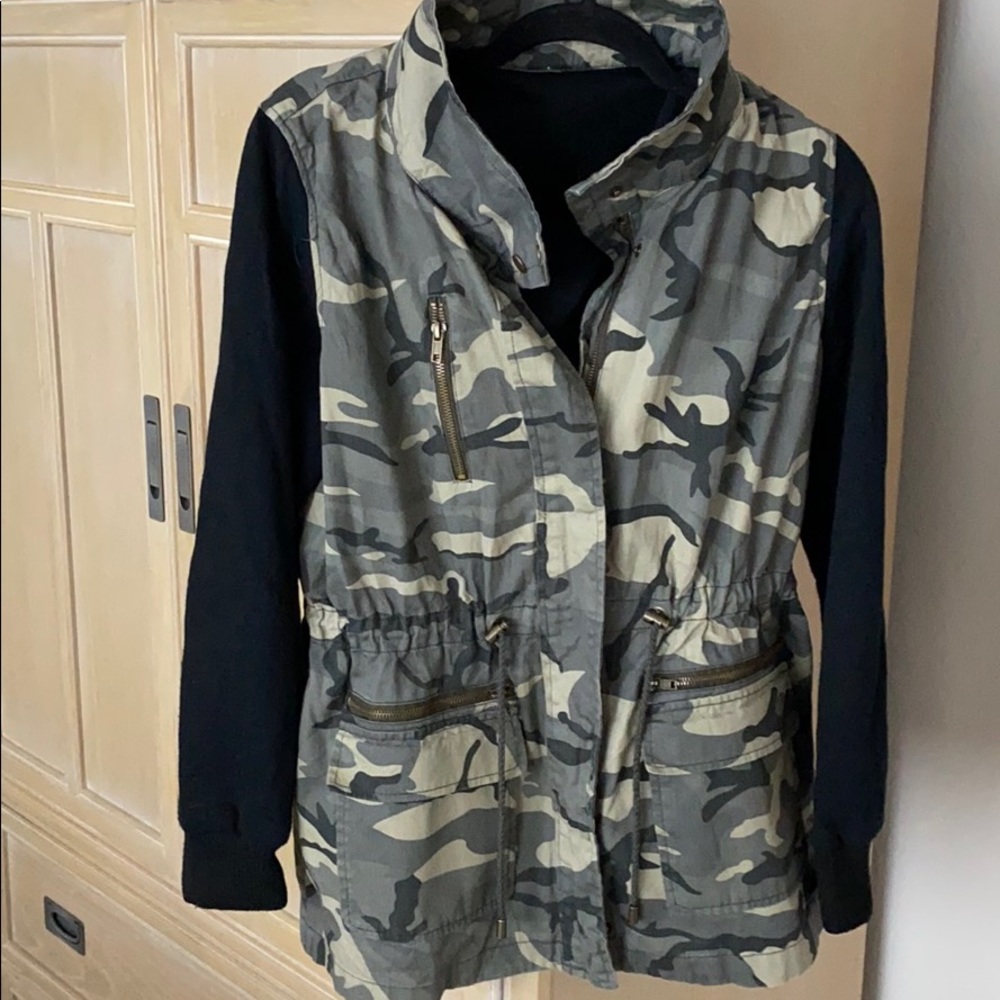 Womens forever 21 camouflage jacket